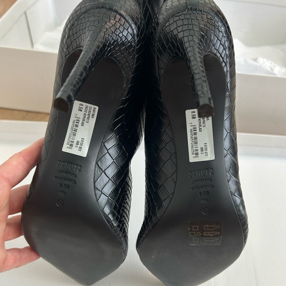 NWT Schutz Maryana Croc Embossed Leather High Heeled Boots 8.5 - Picture 2 of 6